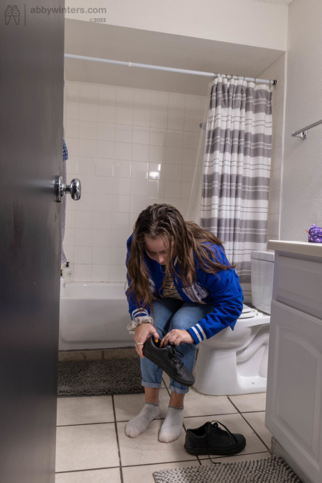 Chubby amateur Bonnie T shows her monstrous boobies & booty while getting dressed - #213233