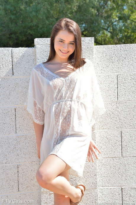 Fine brunette Kylie doffs her white outfit and reveals her fantastic body #15391