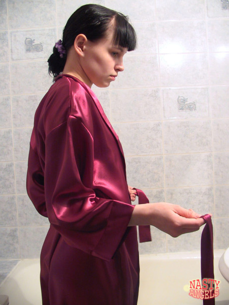 Charming amateur teenie Alina washes her great body and shaves her legs - #295824