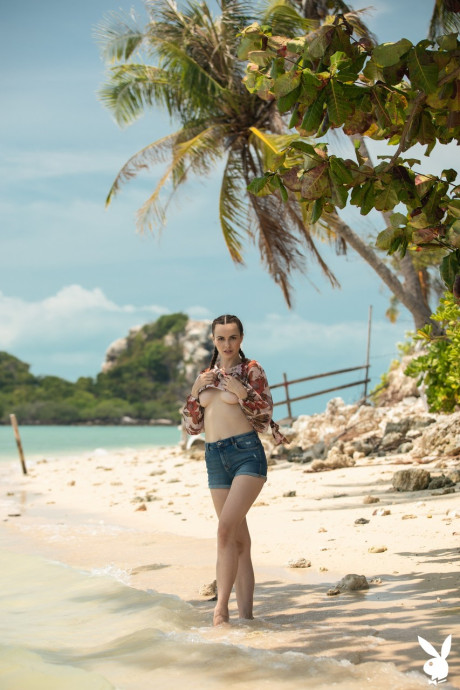 Pretty lovely babe Jana Bubu shows her perfect titties & her trimmed cunt at the beach - #296825