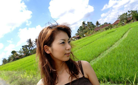 Fresh teen Japanese chick girl lady Honoka exposes her great tits in the countryside - #282886