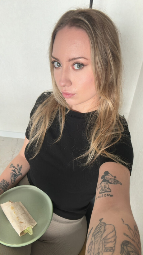 Sweet OnlyFans babe Kate X Mis XXX posing in her vacation compilation - #279631