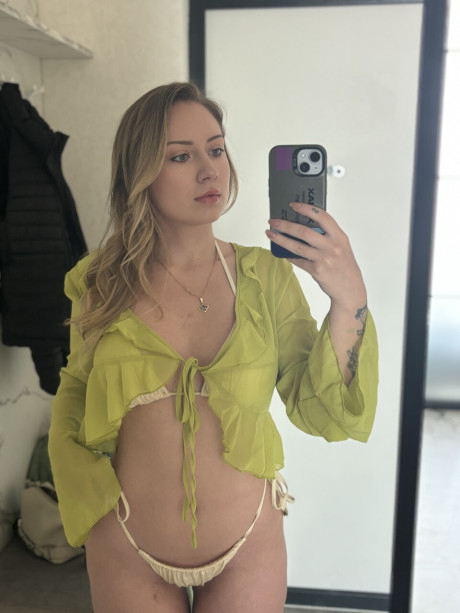 Sweet OnlyFans babe Kate X Mis XXX posing in her vacation compilation - #279639