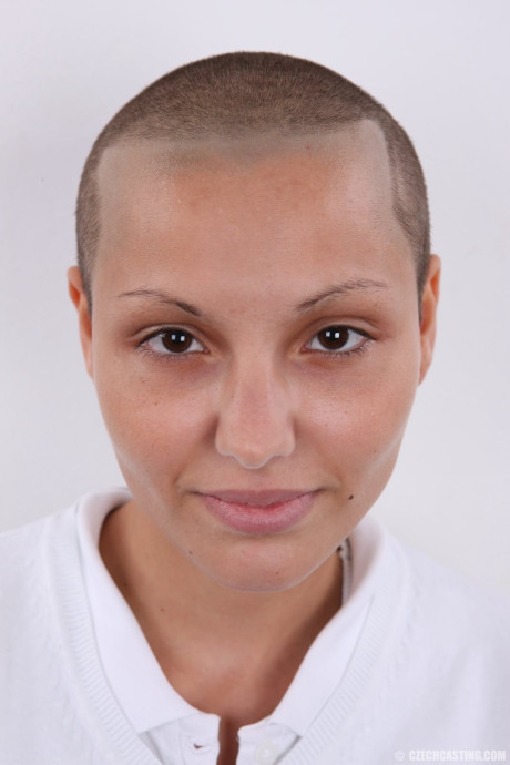 Solo lady GF girl with short hair removes her clothes to reveal her bald vagina - #317752