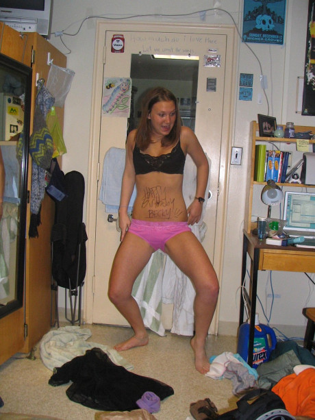 College hoes get drunk as skunks before engaging in lesbian sex acts - #275545