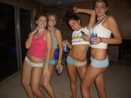 College hoes get drunk as skunks before engaging in lesbian sex acts - #275550