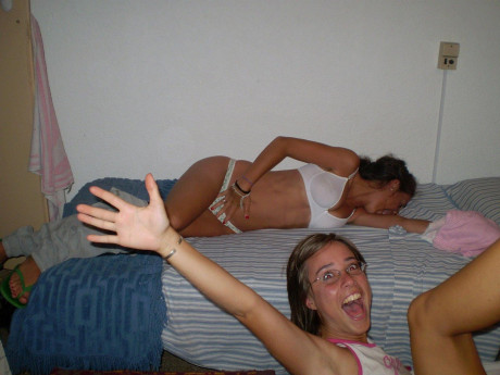 College hoes get drunk as skunks before engaging in lesbian sex acts - #275554