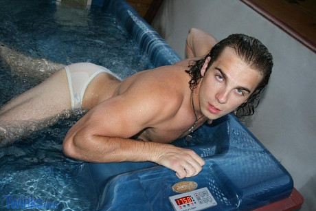Muscular twink shows off his undressed athletic body & his small dong - #297675