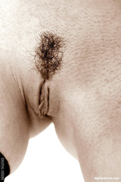 Digital Desire performed by Martina Warren XXX Pictures - #262970