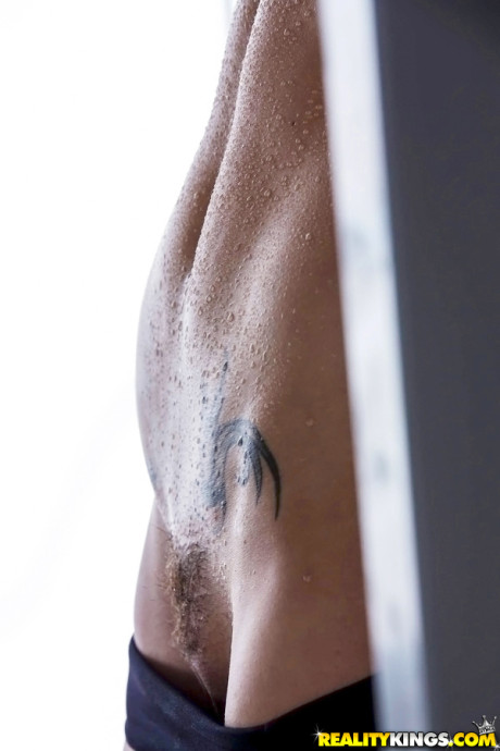 Fit female Malena Morgan frees firm boobies from sports bra after sweaty workout - #219725