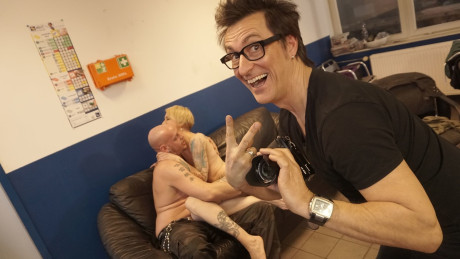 Tattooed slut Conny Dachs gets sandwiched by two perverts on the sofa - #297957