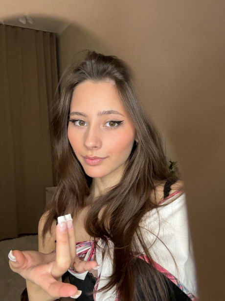Amateur model takes nude selfies and nude selfies in between outfits #15278
