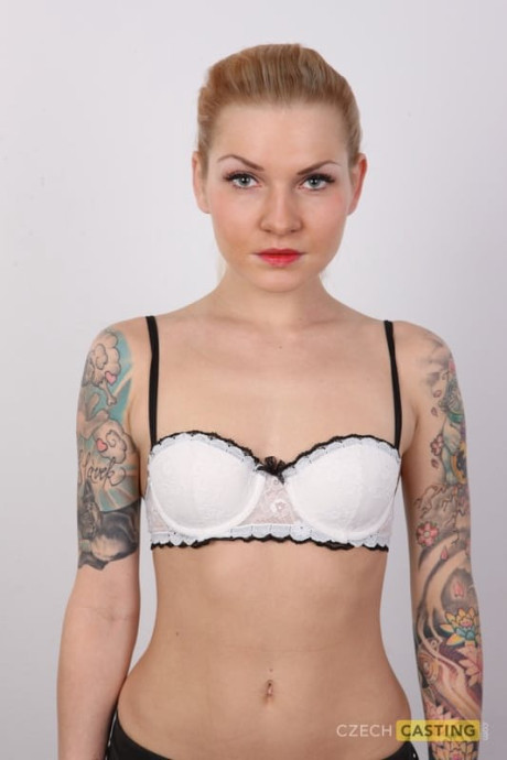 Tattooed amateur with a nice butt gets naked on a stool during solo action - #309861