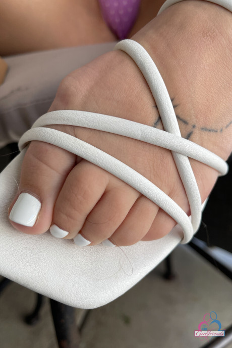 Caucasian bitch GF broad Aria Banks frees her feet from rope before getting naked - #284863