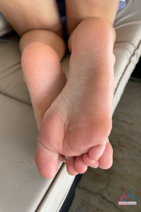 Caucasian bitch GF broad Aria Banks frees her feet from rope before getting naked - #284871