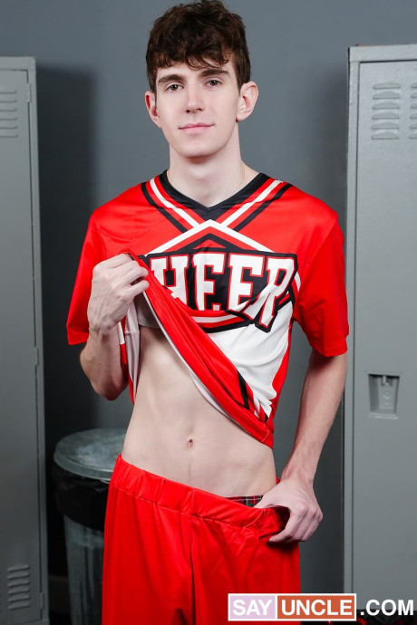 Gay boys Devin BWC and Luke Mimo have hardcore anal sex in a locker room - #322311