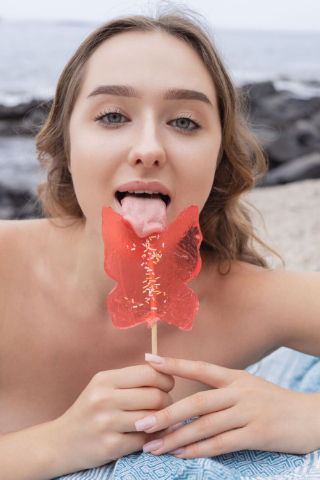 Fine bitch gf lady blows a kiss while wearing a bikini on a beach before getting undressed - #271507