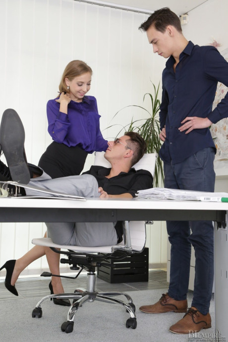Skinny coed Anya Akulova seduces her colleagues & enjoys bisexual sex at work - #286279