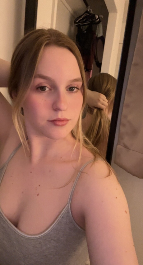 Amateur skank girl girl takes selfies in a mirror while wearing a thong and behind shorts - #299161