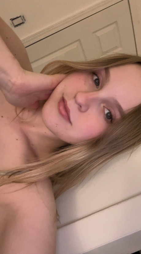Amateur skank girl girl takes selfies in a mirror while wearing a thong and behind shorts - #299165