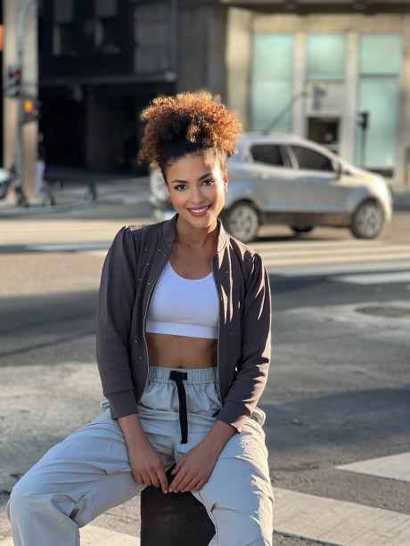 Sexy OnlyFans babe Samira Arab poses in her outdoor solo compilation - #281558