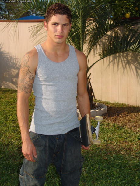 Brunette gay Justin shows his hot muscles and massive silky rod outdoors - #250366