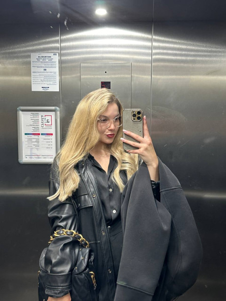 OnlyFans stunner All About Diana poses provocatively in her solo compilation - #278588