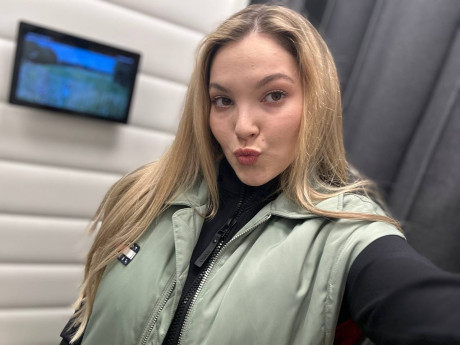 OnlyFans stunner All About Diana poses provocatively in her solo compilation - #278592
