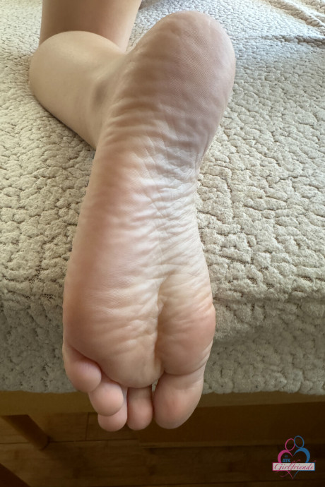 Amateur girlfriend Selina Imai shows her gigantic behind puffy vagina & sweet feet - #270910
