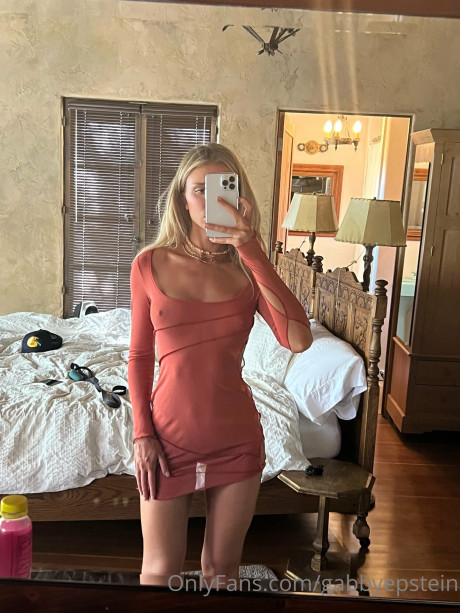 Hot only fans cheerleader Gabby Epstein flaunts her massive behind and underboobs - #318394